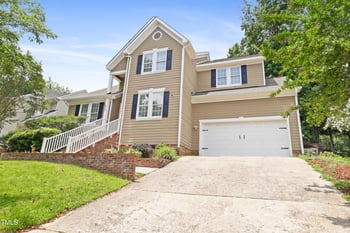 613 Penncross Dr, Raleigh, NC 27610