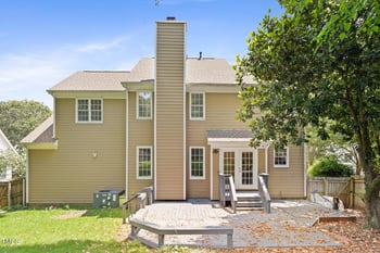 613 Penncross Dr, Raleigh, NC 27610