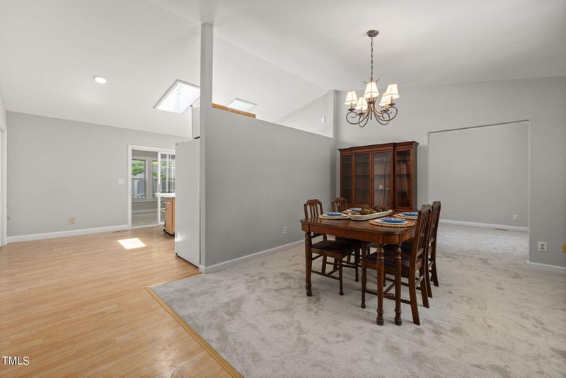 613 Pinewood Dr, Apex, NC 27502