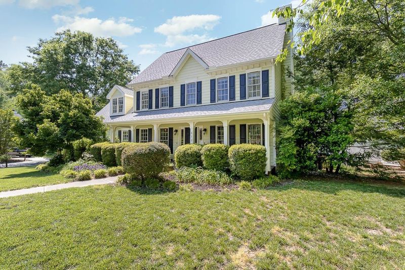 613 St Vincent Dr, Holly Springs, NC 27540