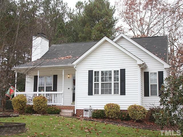 613 Stinson Ave, Holly Springs, NC 27540