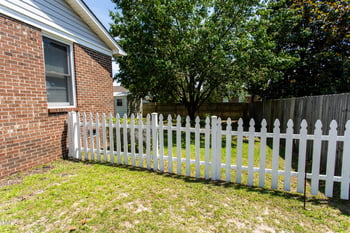 613 Sunnybrook Dr, Hope Mills, NC 28348