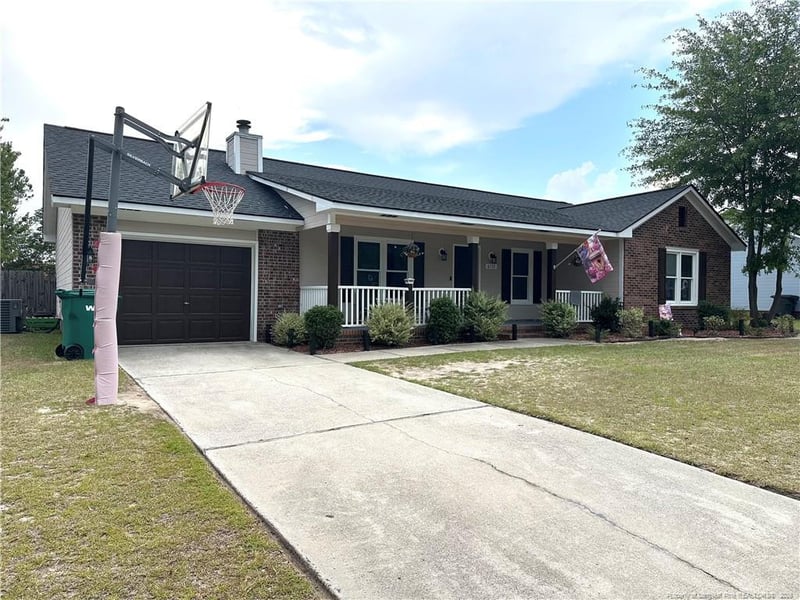 6132 Arabello Rd, Hope Mills, NC 28348