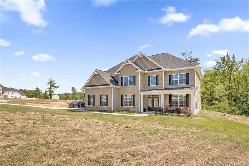 6132 Shannon Woods Way, Hope Mills, NC 28348