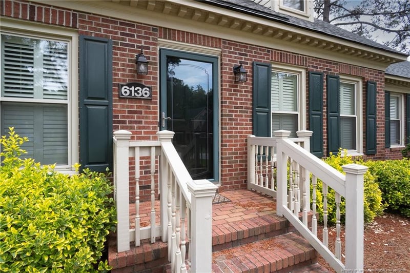 6136 Lochview Dr, Fayetteville, NC 28311