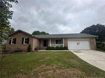 6137 Lakeway Dr, Fayetteville, NC 28306