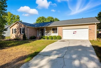 6137 Lakeway Dr, Fayetteville, NC 28306