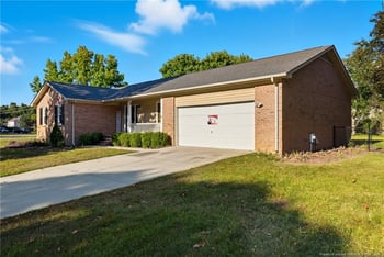 6137 Lakeway Dr, Fayetteville, NC 28306