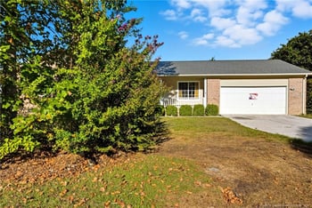 6137 Lakeway Dr, Fayetteville, NC 28306