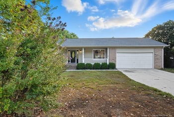 6137 Lakeway Dr, Fayetteville, NC 28306