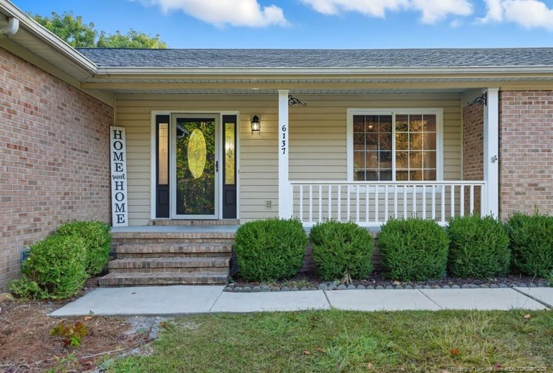 6137 Lakeway Dr, Fayetteville, NC 28306