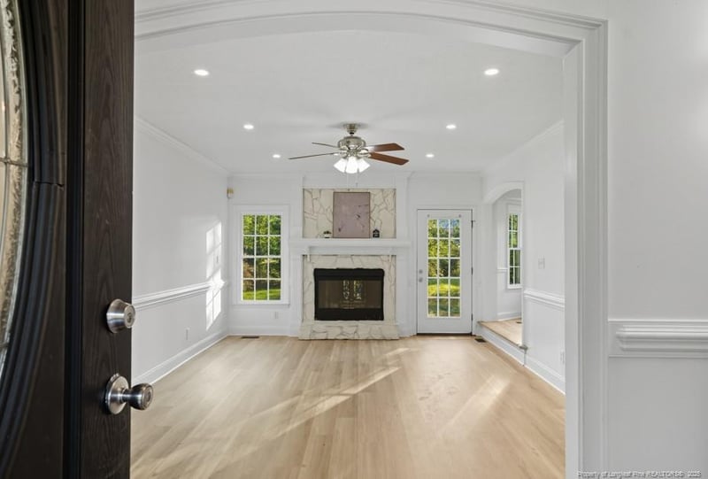 6137 Lakeway Dr, Fayetteville, NC 28306