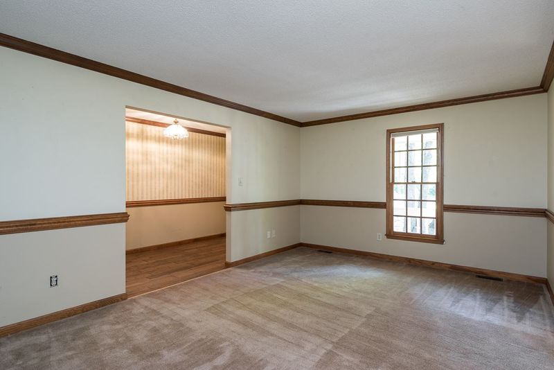 6137 Riverside Dr, Wake Forest, NC 27587