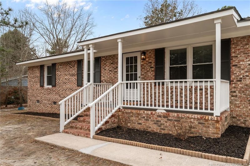 6138 Lexington Dr, Hope Mills, NC 28348
