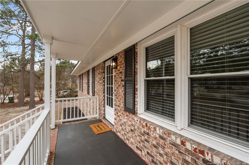 6138 Lexington Dr, Hope Mills, NC 28348