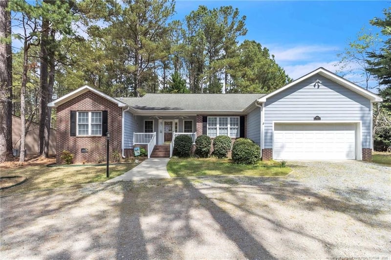 6138 St Andrews Dr, Sanford, NC 27332