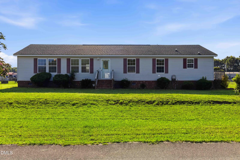 614 Autumn Winds Dr, Goldsboro, NC 27530