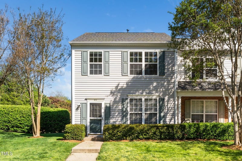 614 Canyon Lake Cir, Morrisville, NC 27560