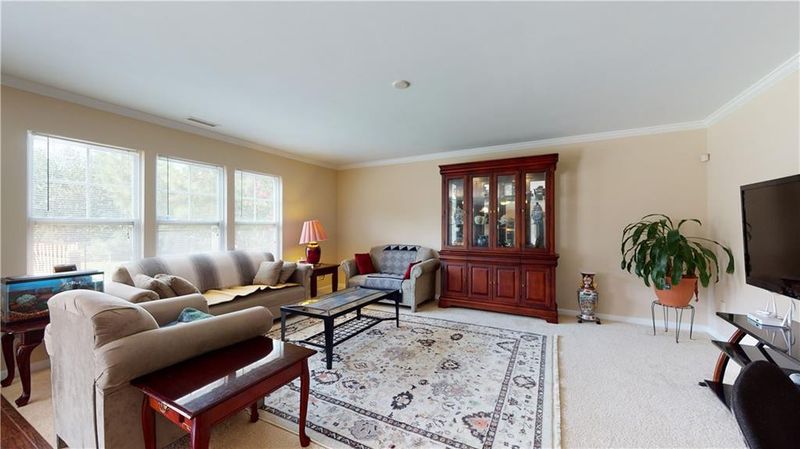 614 Collington Dr, Mebane, NC 27302