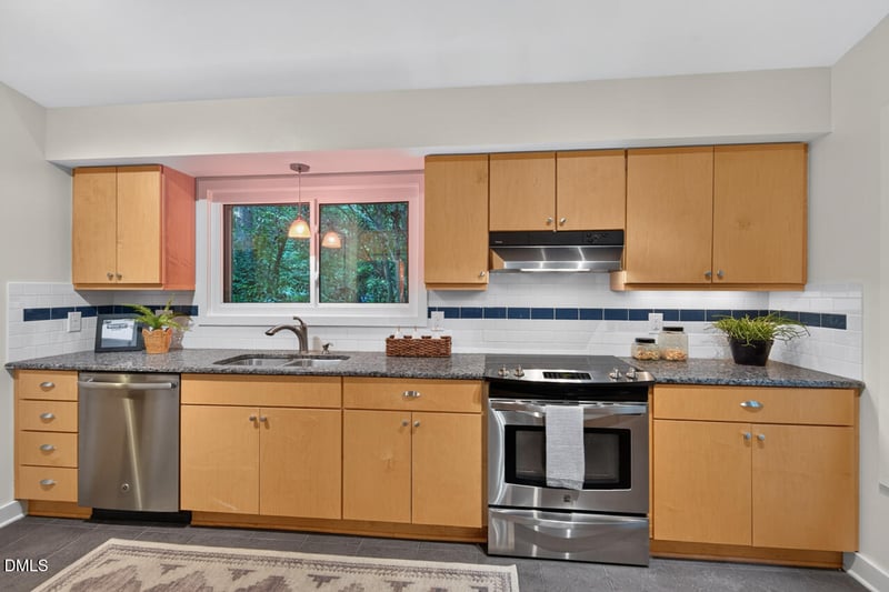 614 Hatch Rd, Chapel Hill, NC 27516