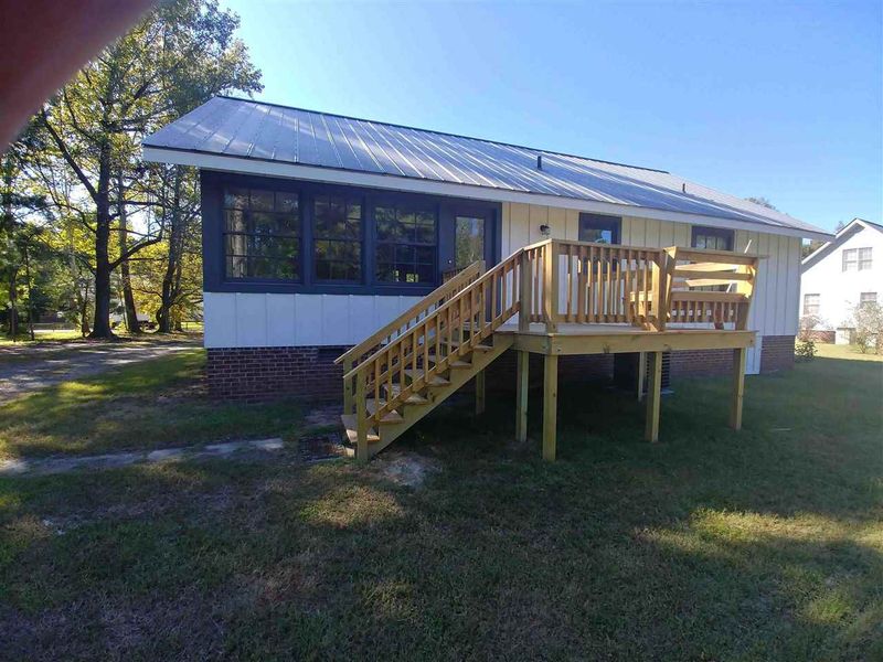 614 Hawkins Ave, Sanford, NC 27330