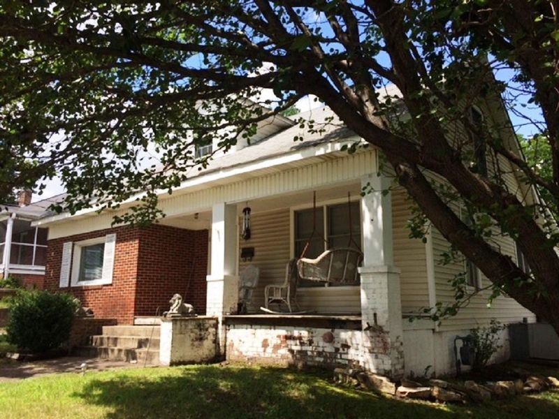 614 Maple Ave, Burlington, NC 27215