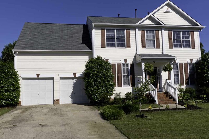 614 Southshore Pw, Durham, NC 27703