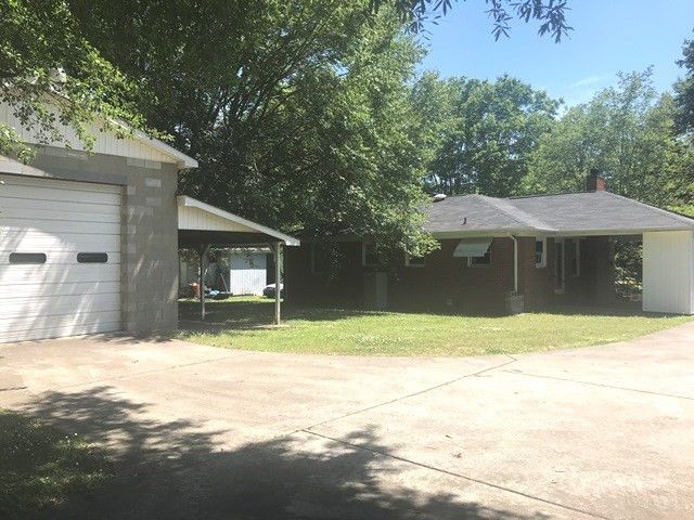 614 Spring Ave, Fuquay Varina, NC 27526