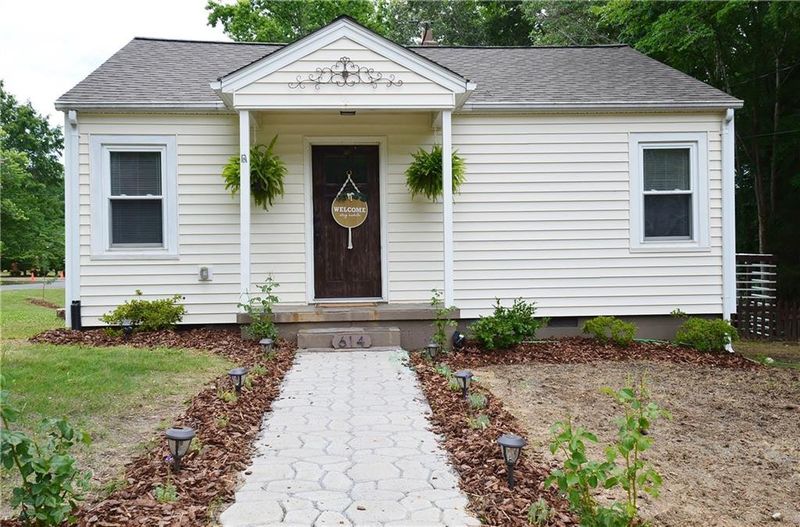 614 S Third St, Mebane, NC 27302