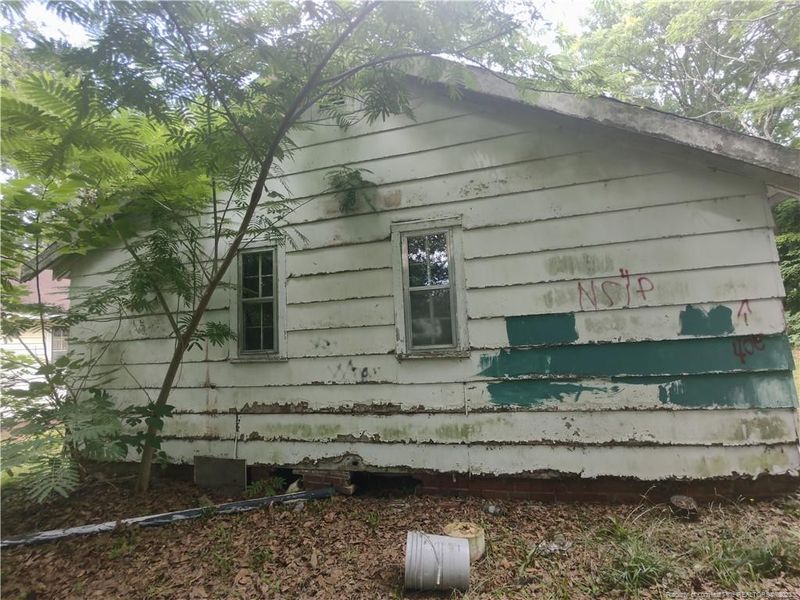 614 E Vance St, Dunn, NC 28334