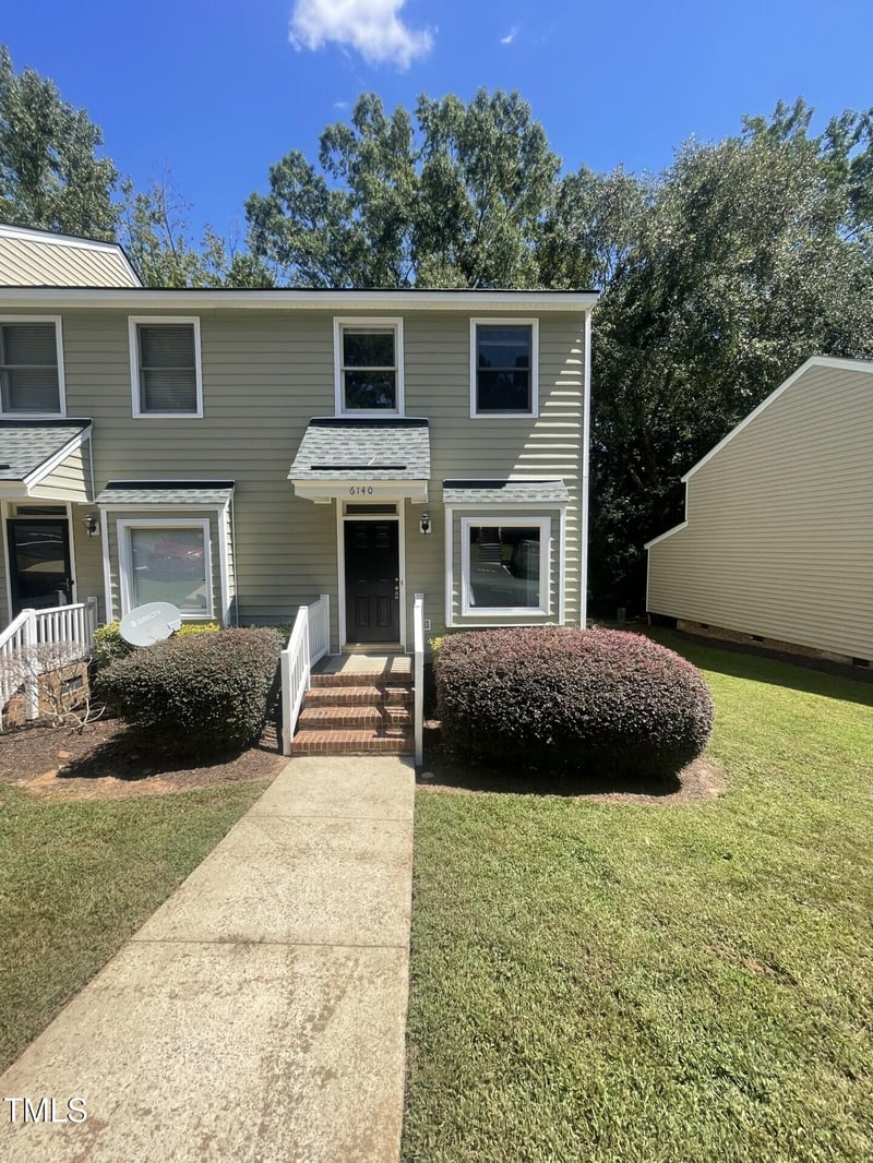 6140 Loch Laural Ln, Raleigh, NC 27613