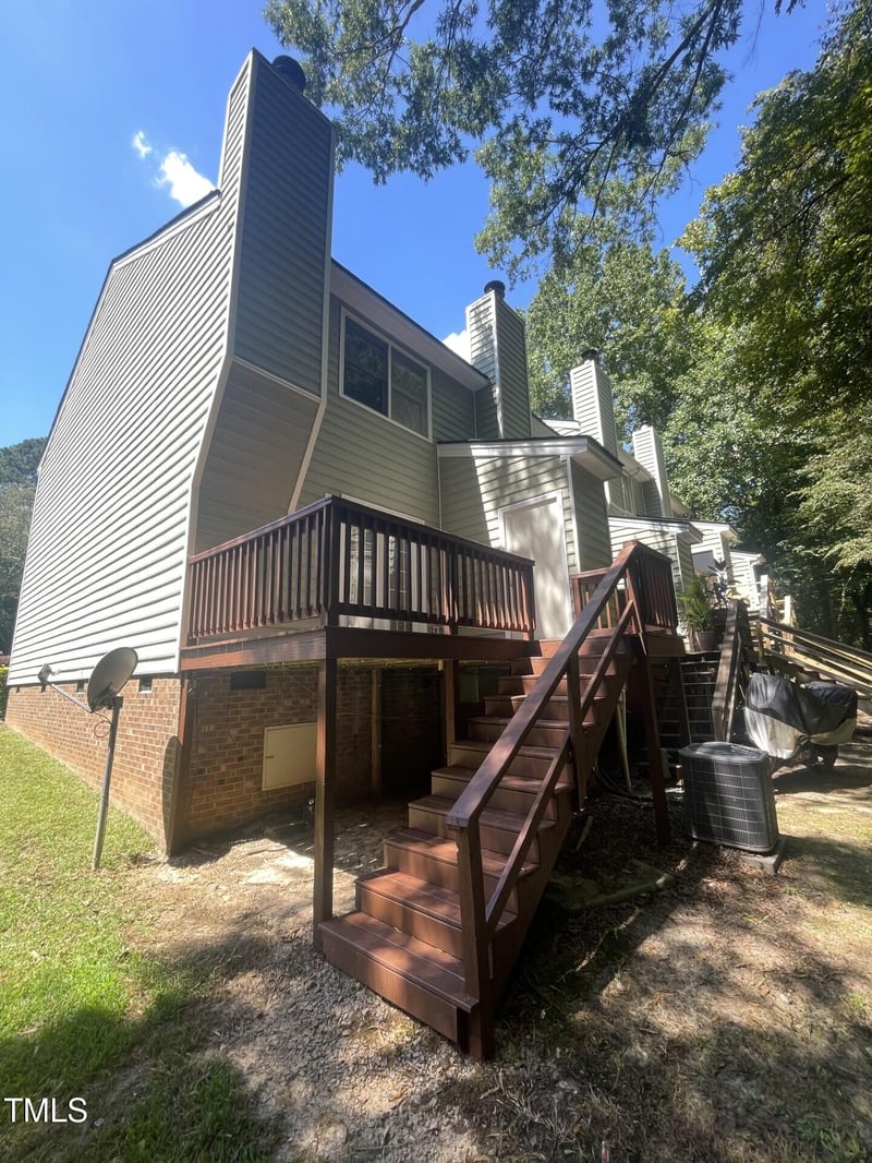 6140 Loch Laural Ln, Raleigh, NC 27613