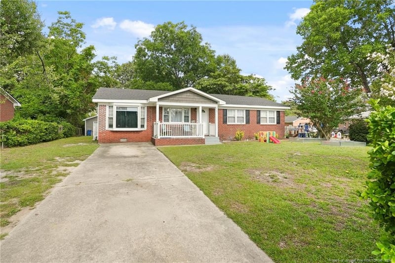 6142 Wynnwood Dr, Fayetteville, NC 28314
