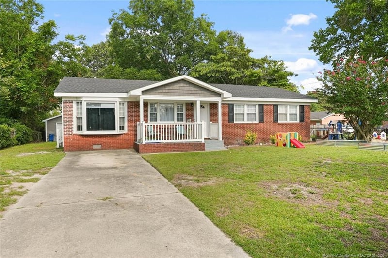 6142 Wynnwood Dr, Fayetteville, NC 28314