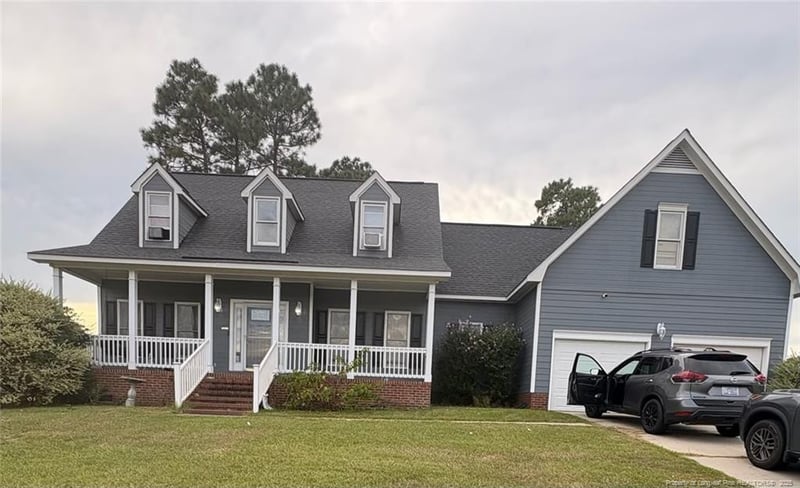 6145 Woodspring Dr, Hope Mills, NC 28348