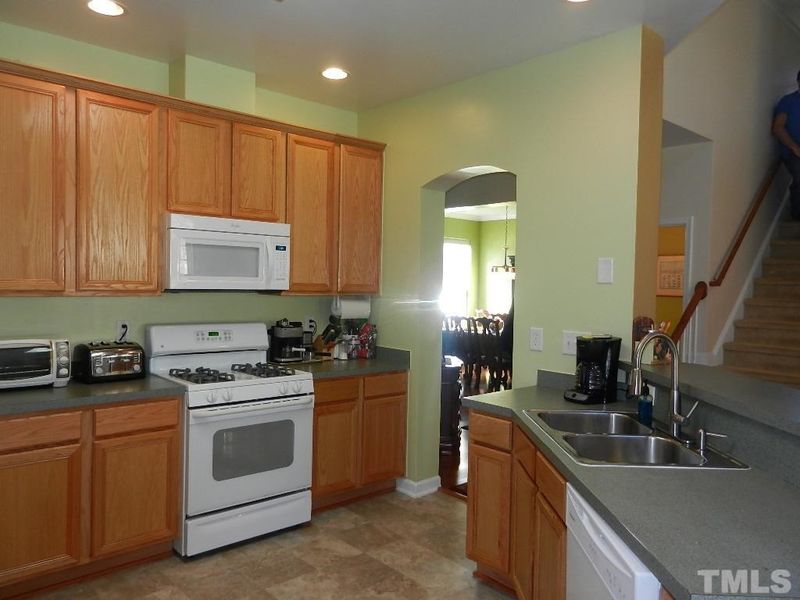 615 Ashbrittle Dr, Wake Forest, NC 27587
