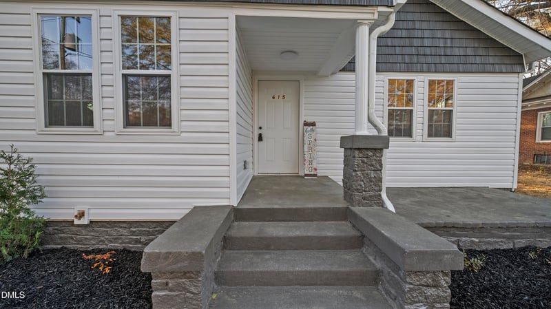 615 Atwater St, Burlington, NC 27215