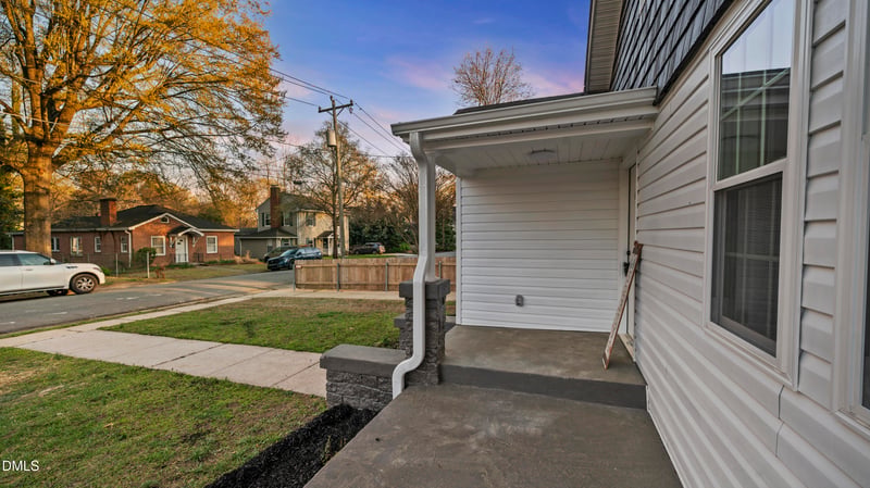 615 Atwater St, Burlington, NC 27215