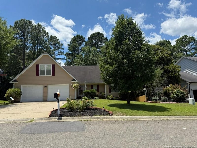 615 Bramblegate Dr, Fayetteville, NC 28348