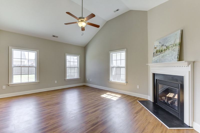 615 Bristlecone Pine Dr, Fuquay Varina, NC 27526