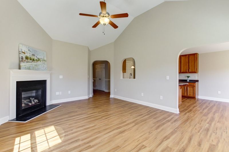 615 Bristlecone Pine Dr, Fuquay Varina, NC 27526