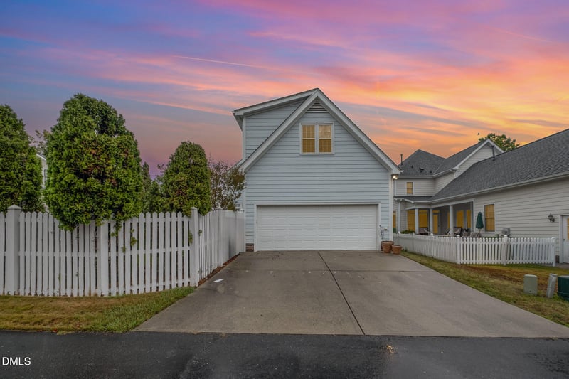 615 Carpenter Town Ln, Cary, NC 27519