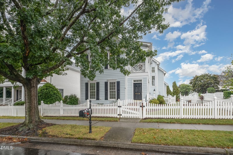615 Carpenter Town Ln, Cary, NC 27519