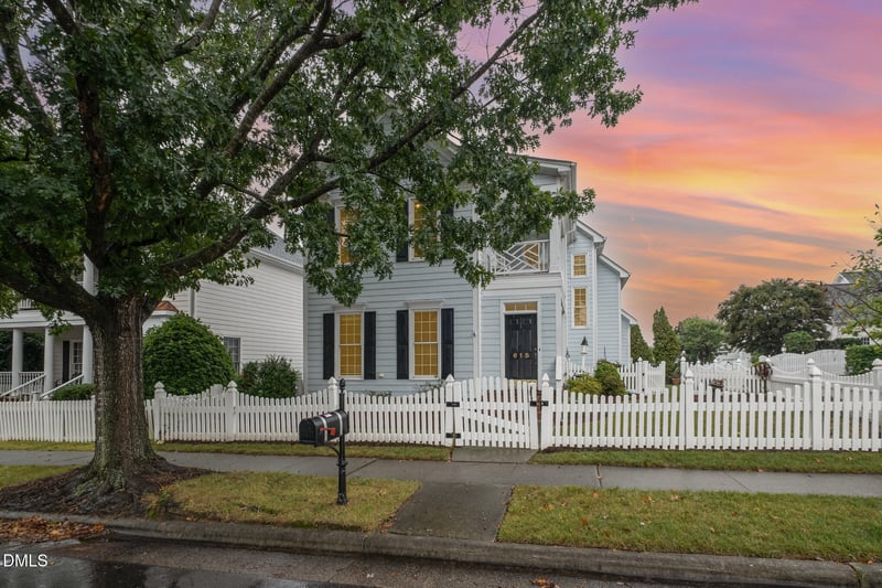 615 Carpenter Town Ln, Cary, NC 27519