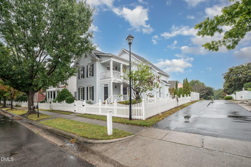 615 Carpenter Town Ln, Cary, NC 27519