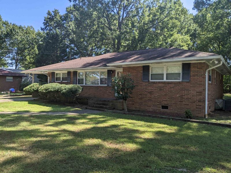 615 Crosby Rd, Durham, NC 27704