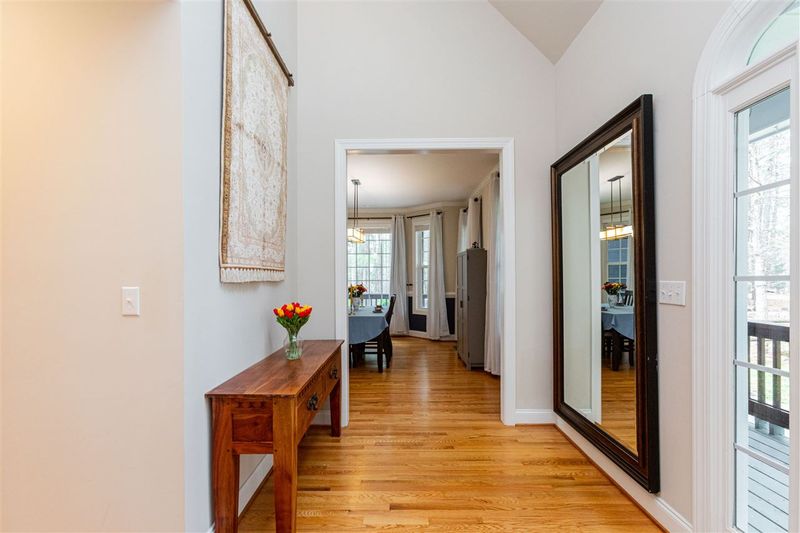 615 Emily Ln, Chapel Hill, NC 27516