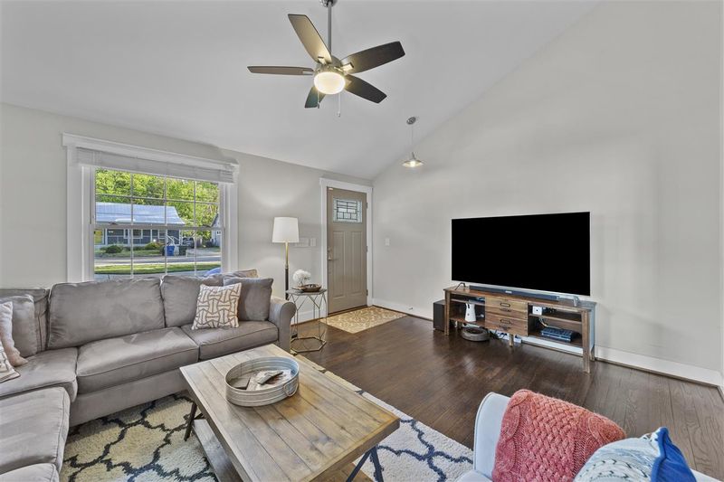 615 Glascock St, Raleigh, NC 27604