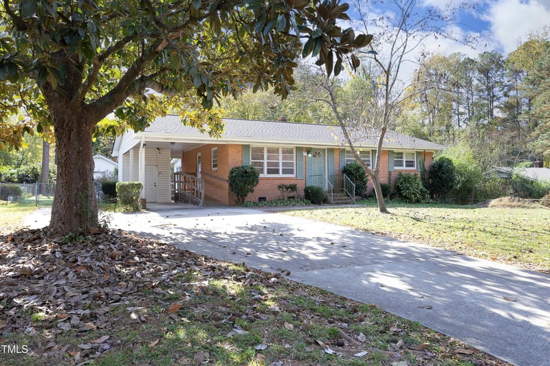 615 Locust Ln, Raleigh, NC 27603