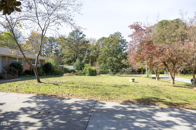 615 Locust Ln, Raleigh, NC 27603
